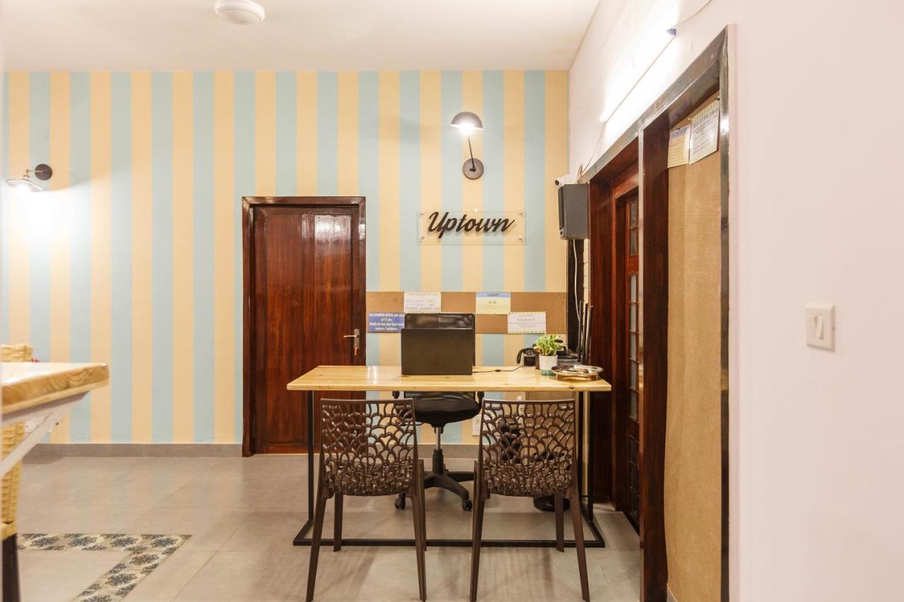 Locul Uptown - Near Bangalore Palace Grounds מראה חיצוני תמונה
