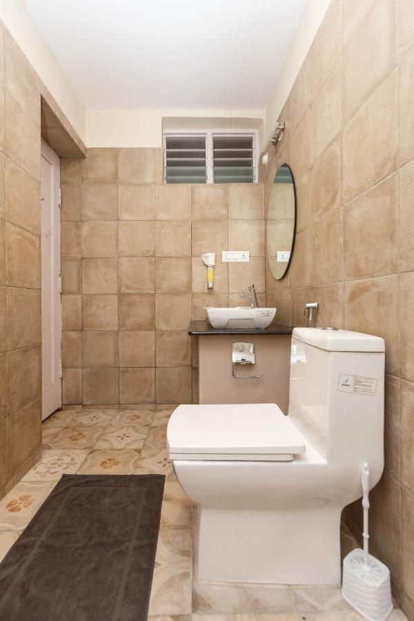 Locul Uptown - Near Bangalore Palace Grounds מראה חיצוני תמונה