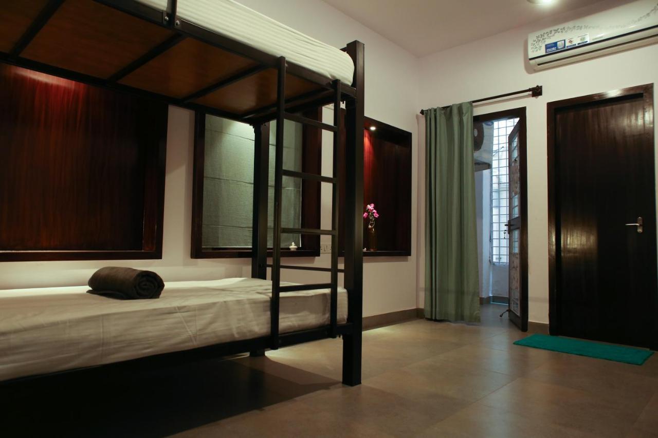 Locul Uptown - Near Bangalore Palace Grounds מראה חיצוני תמונה