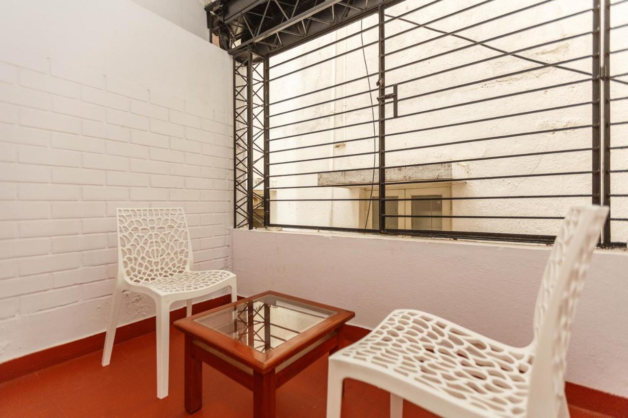 Locul Uptown - Near Bangalore Palace Grounds מראה חיצוני תמונה