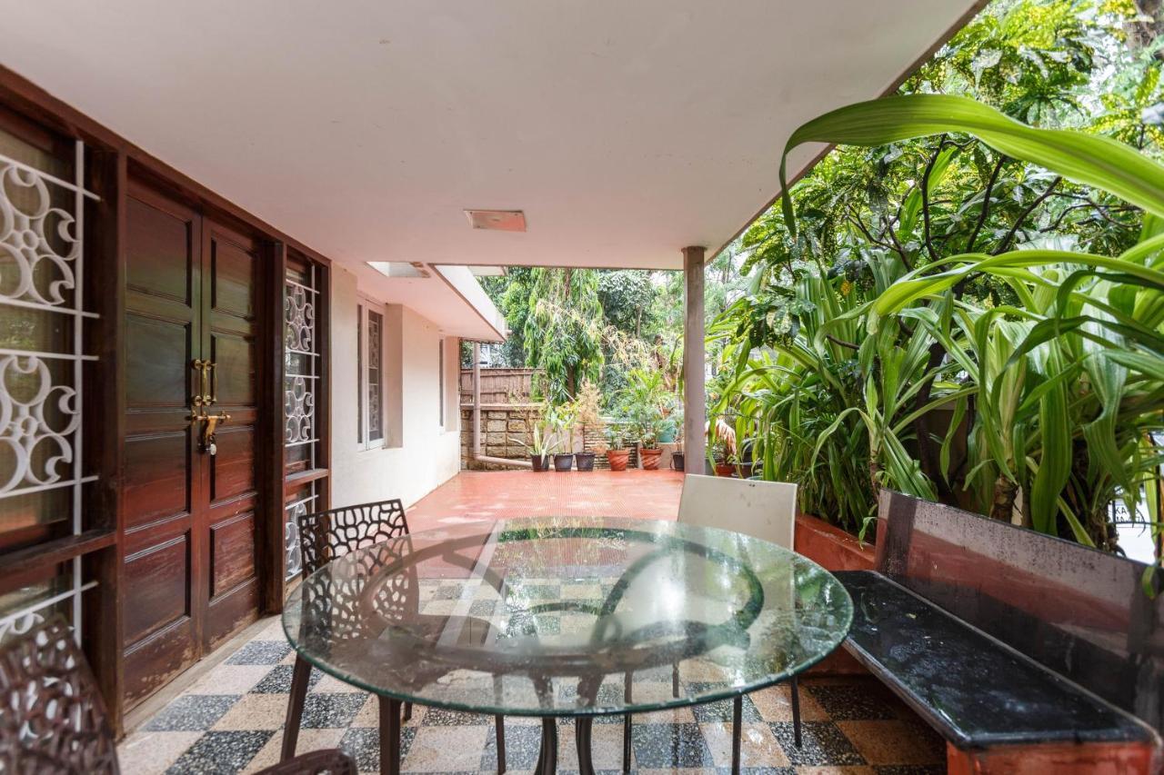 Locul Uptown - Near Bangalore Palace Grounds מראה חיצוני תמונה