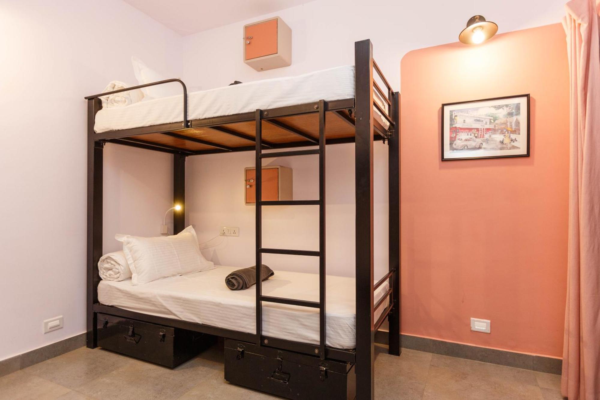 Locul Uptown - Near Bangalore Palace Grounds מראה חיצוני תמונה
